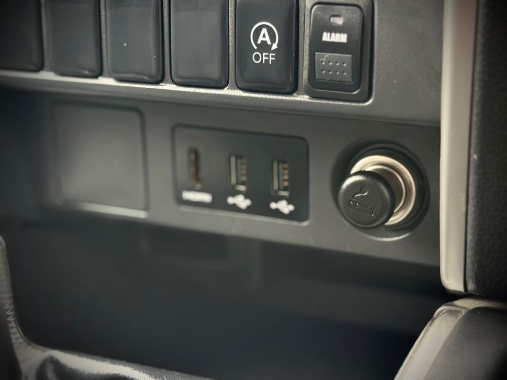 2020 Mitsubishi L200