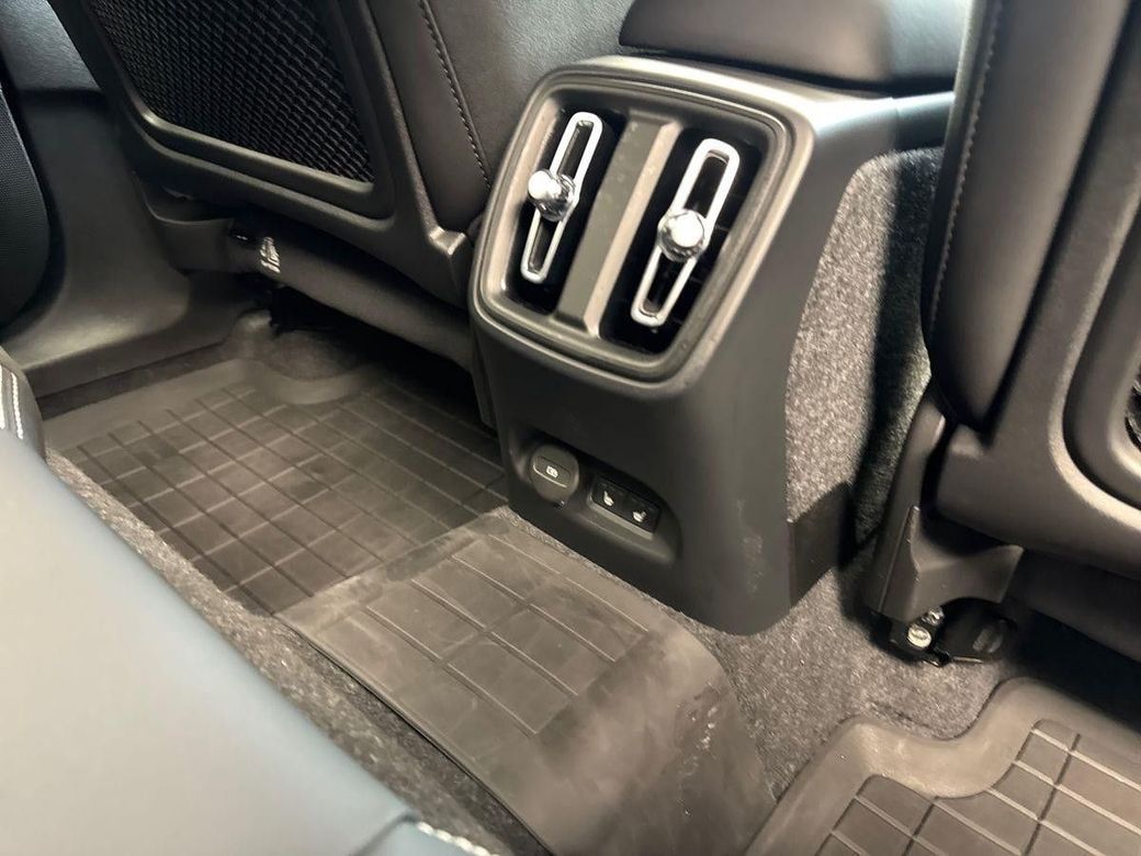 2024 Volvo XC40