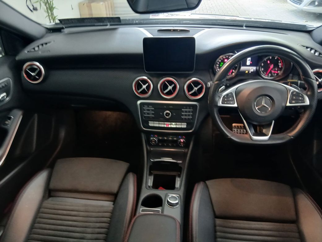 2017 Mercedes-Benz A 180