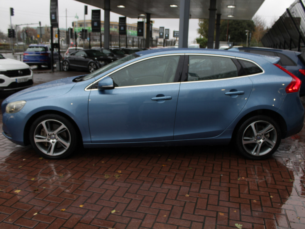 2016 Volvo V40