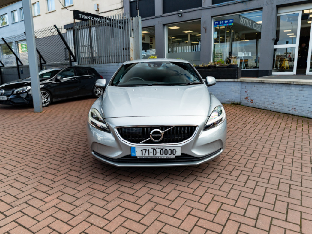 2017 Volvo V40