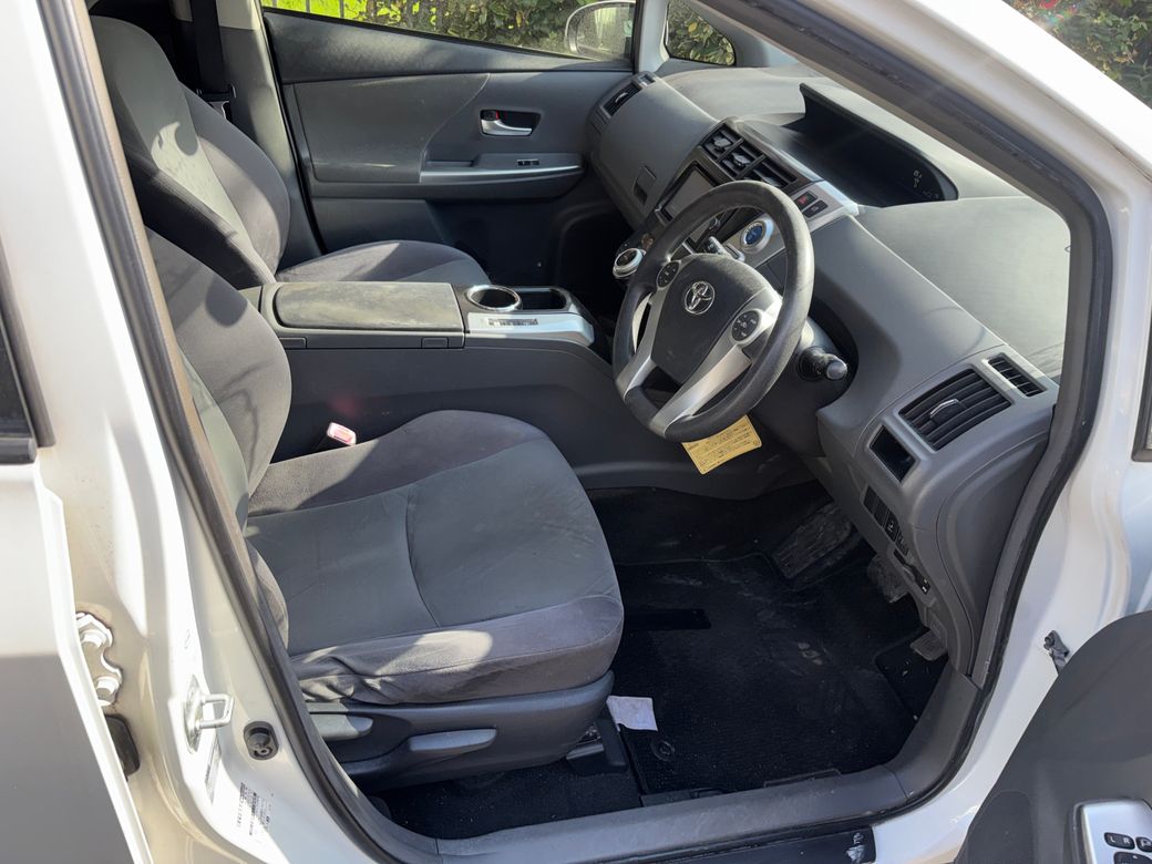 2013 Toyota Prius Alpha