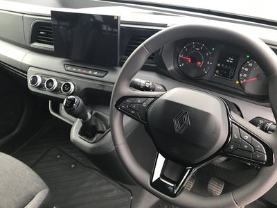 2025 Renault Master