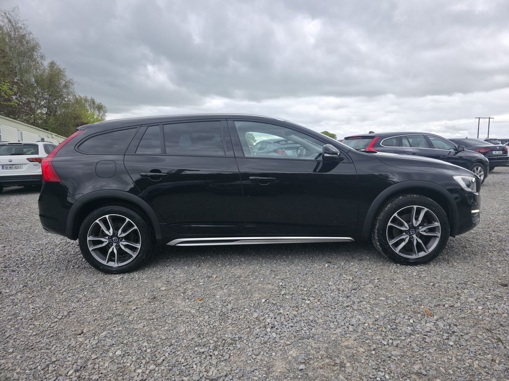 2018 Volvo V60 Cross Country