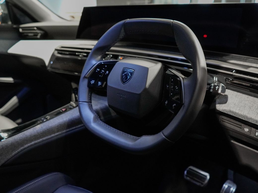 2025 Peugeot 5008