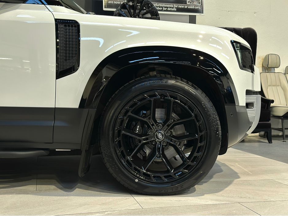 2025 Land Rover Defender