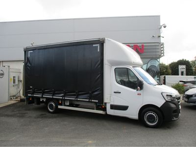 2022 Renault Master