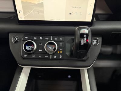 2025 Land Rover Defender