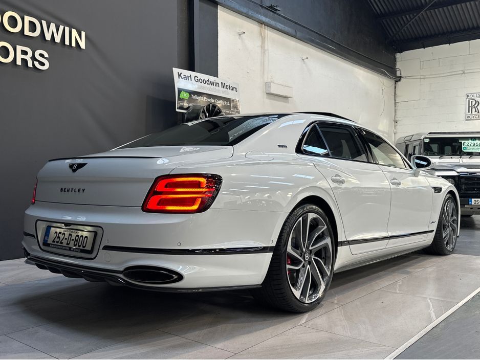 2025 Bentley Flying Spur