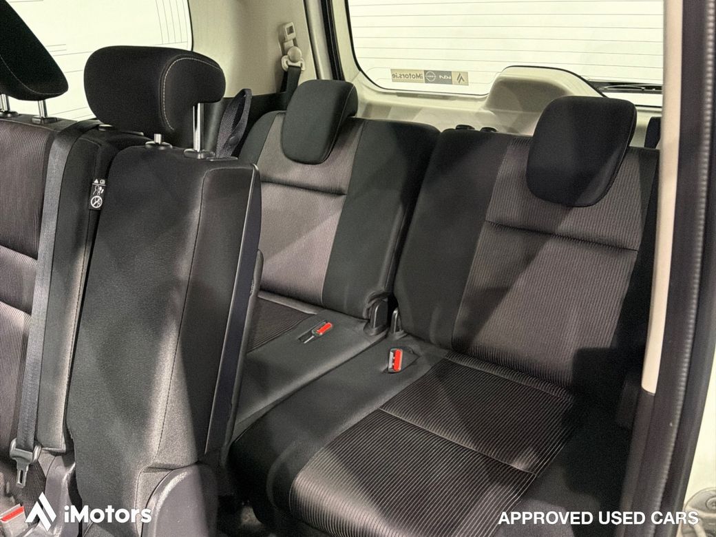 2017 Nissan Serena