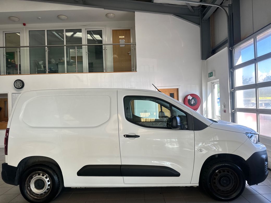 2021 Peugeot Partner