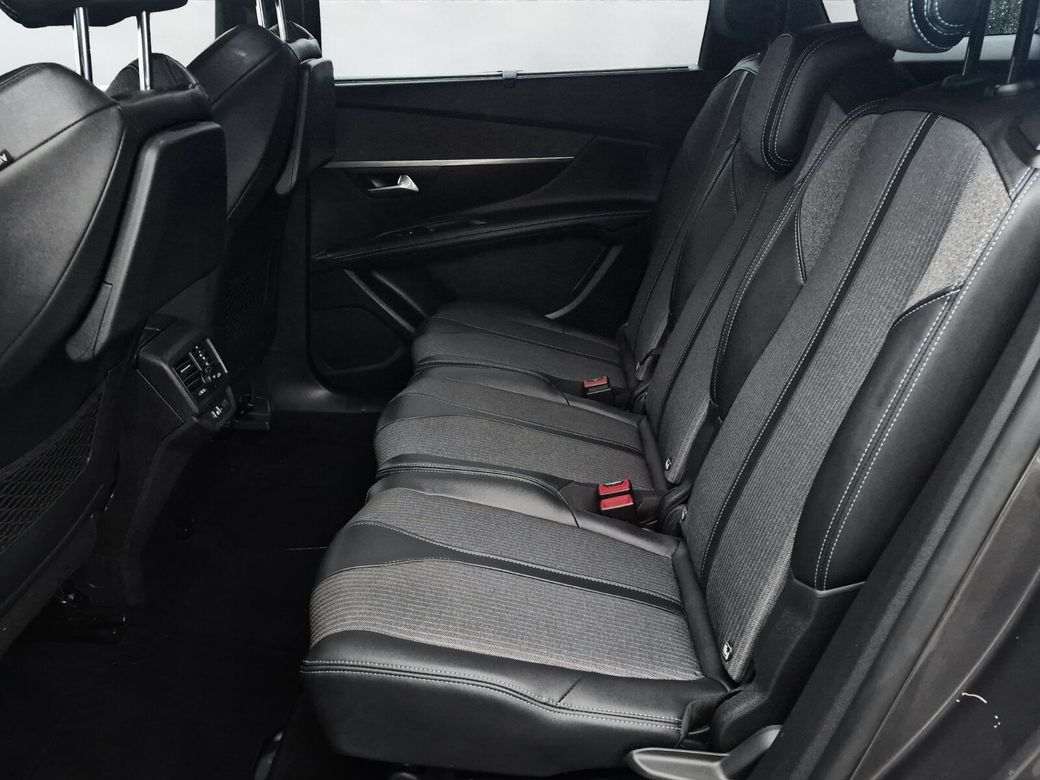 2023 Peugeot 5008