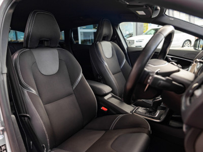 2017 Volvo V40