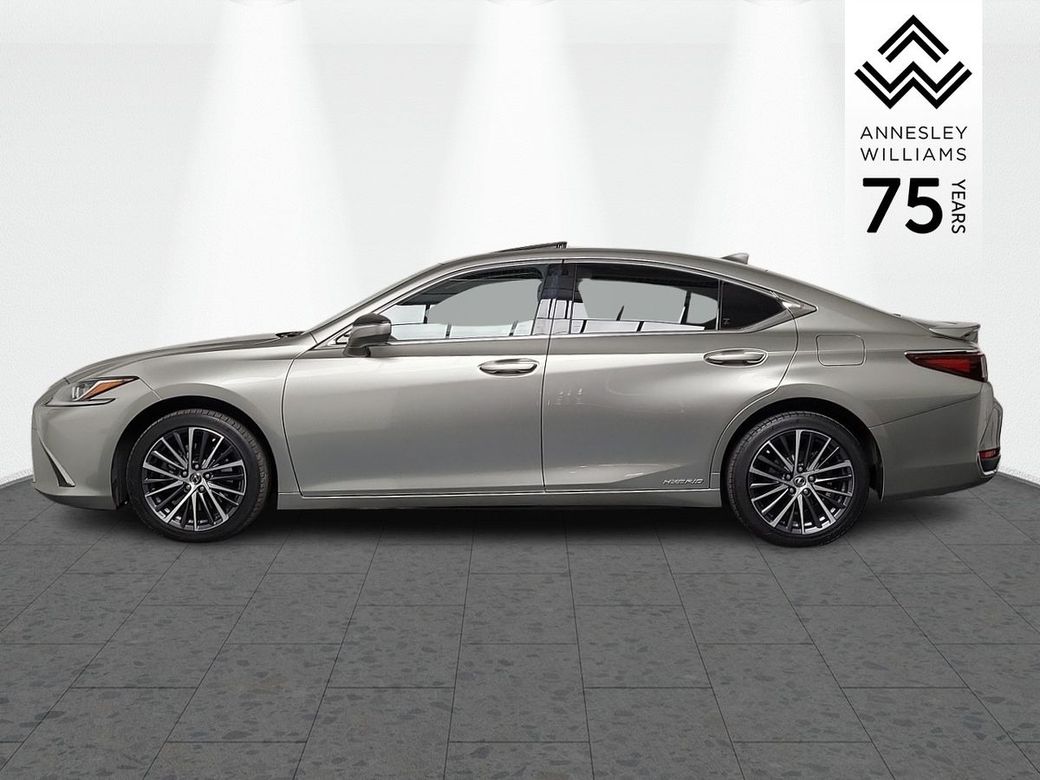 2022 Lexus ES 300h