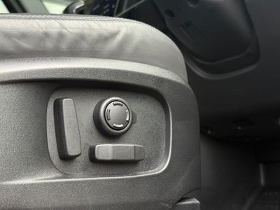 2025 Land Rover Defender 110