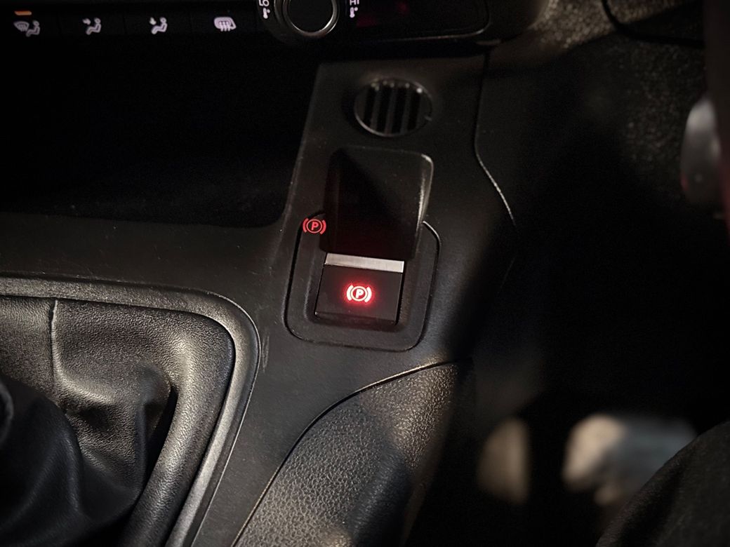 2022 Peugeot Partner