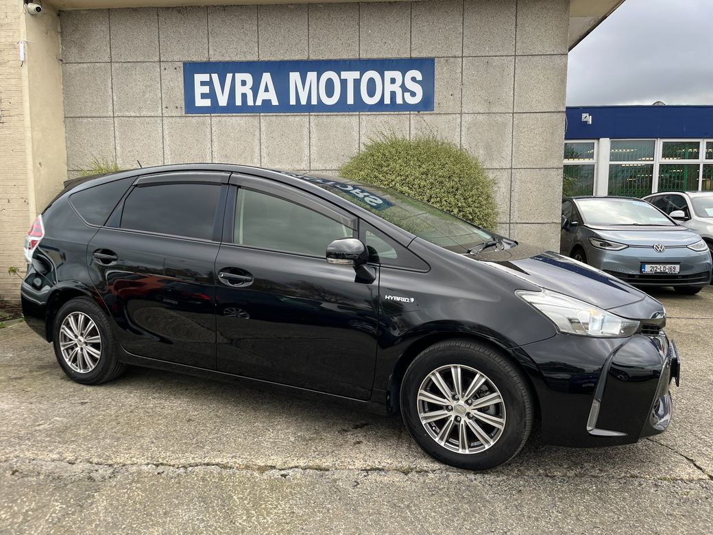 2016 Toyota Prius Alpha