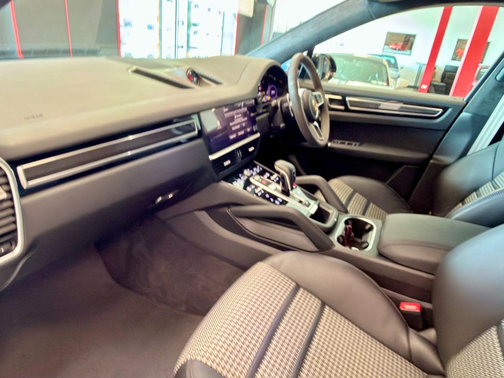 2023 Porsche Cayenne