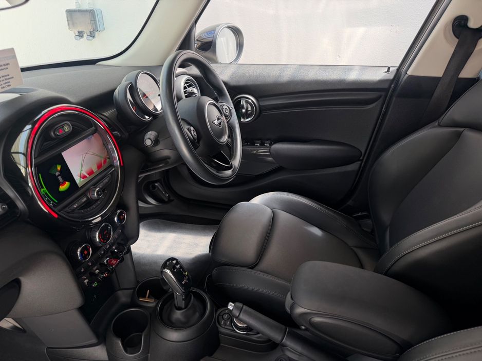 2019 Mini Hatch