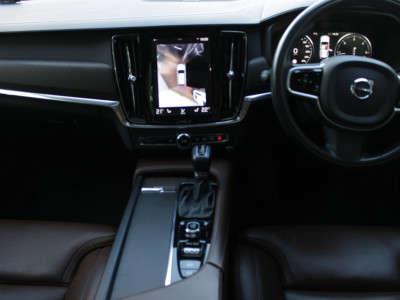 2019 Volvo V90 Cross Country