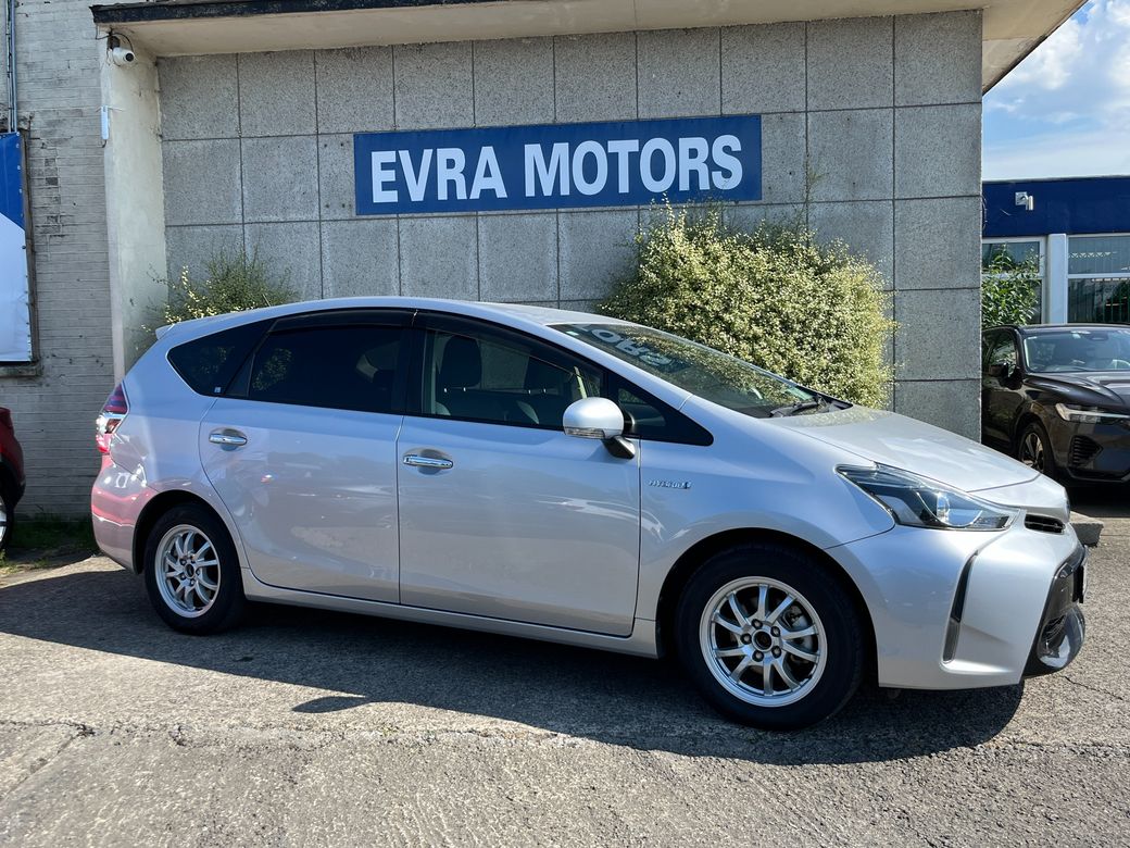 2019 Toyota Prius Alpha