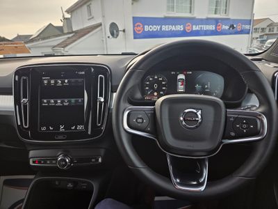 2023 Volvo XC40
