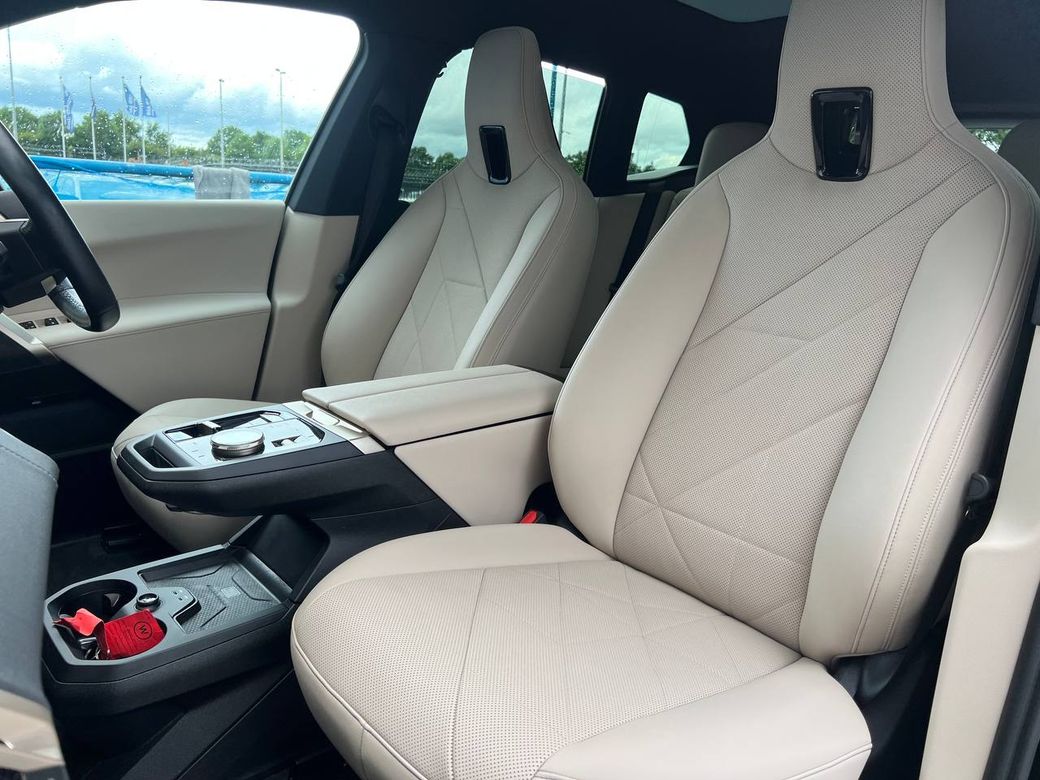 2022 BMW iX