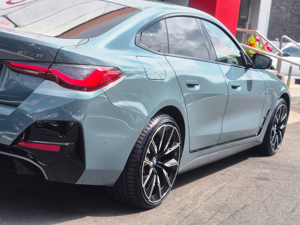 2025 BMW i4