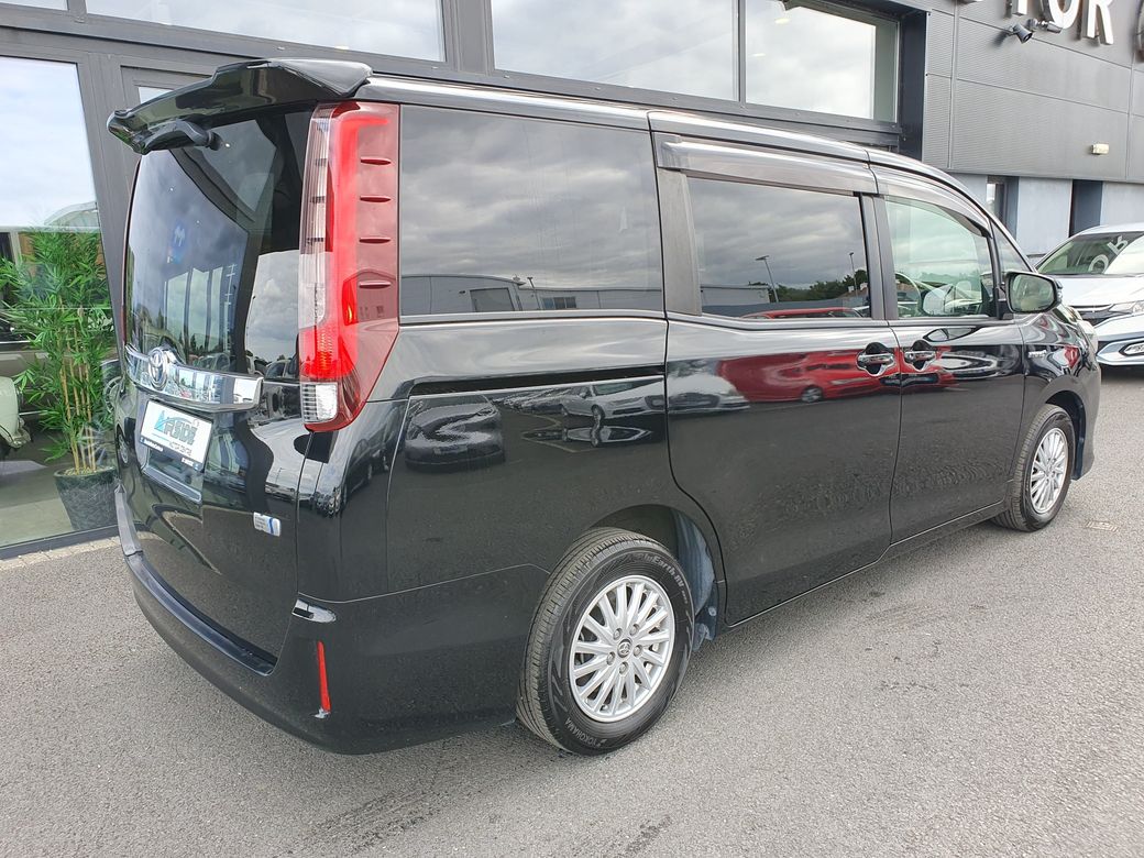 2014 Toyota Noah