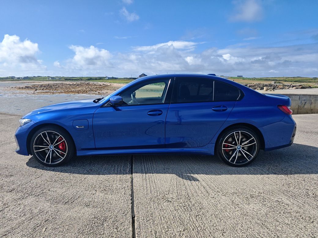 2023 BMW 330