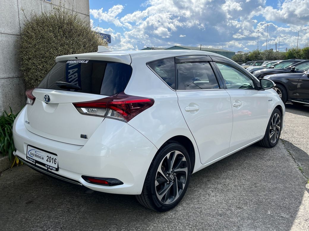 2016 Toyota Auris