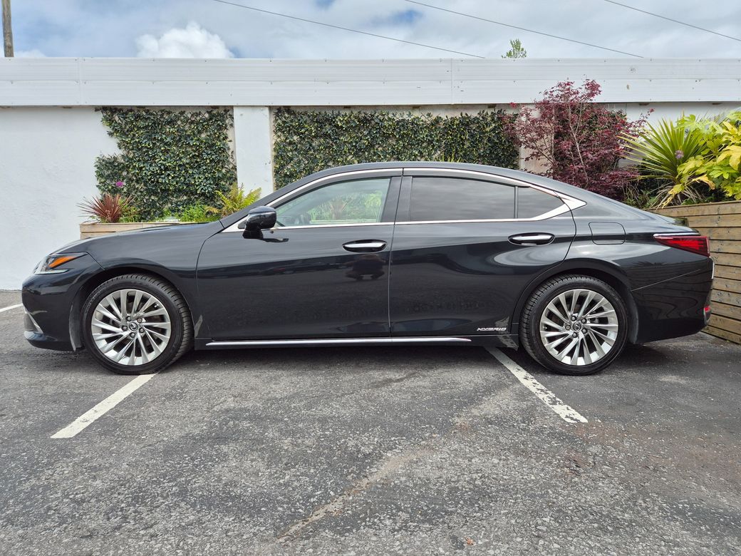 2020 Lexus ES 300h