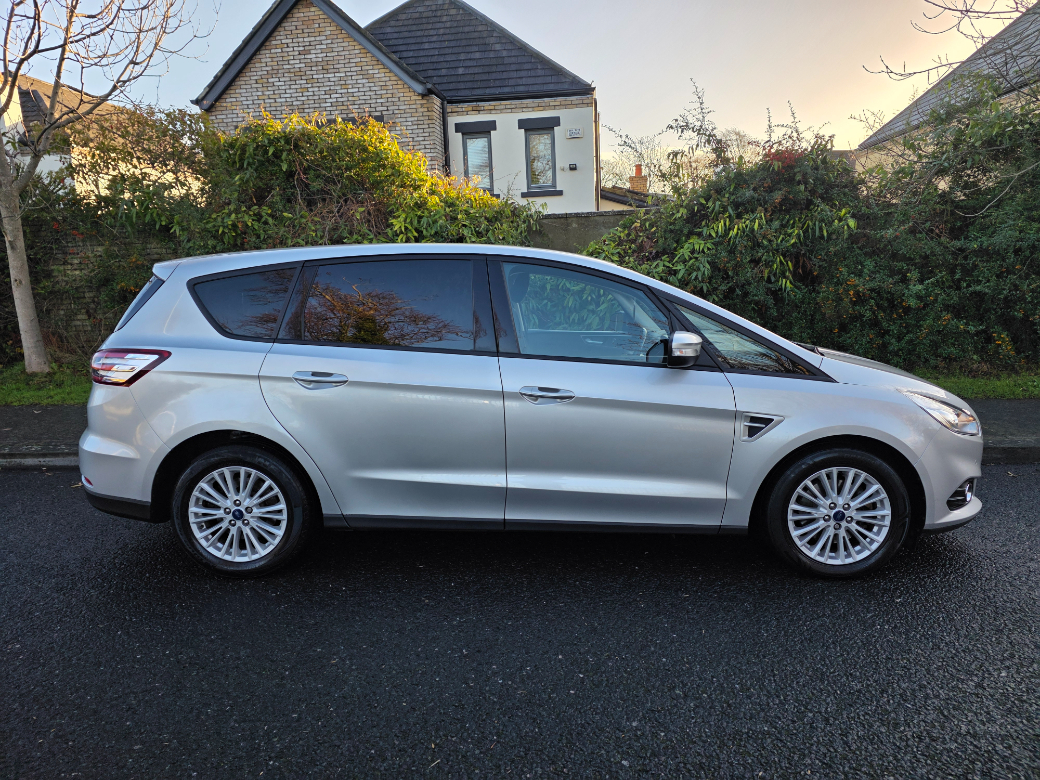 2017 Ford S-Max