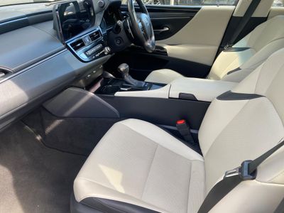 2023 Lexus ES 300h