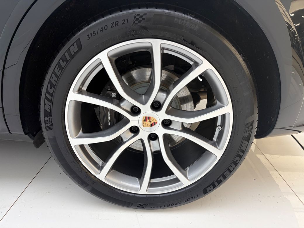 2025 Porsche Cayenne