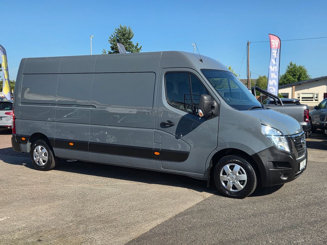 2022 Nissan Interstar