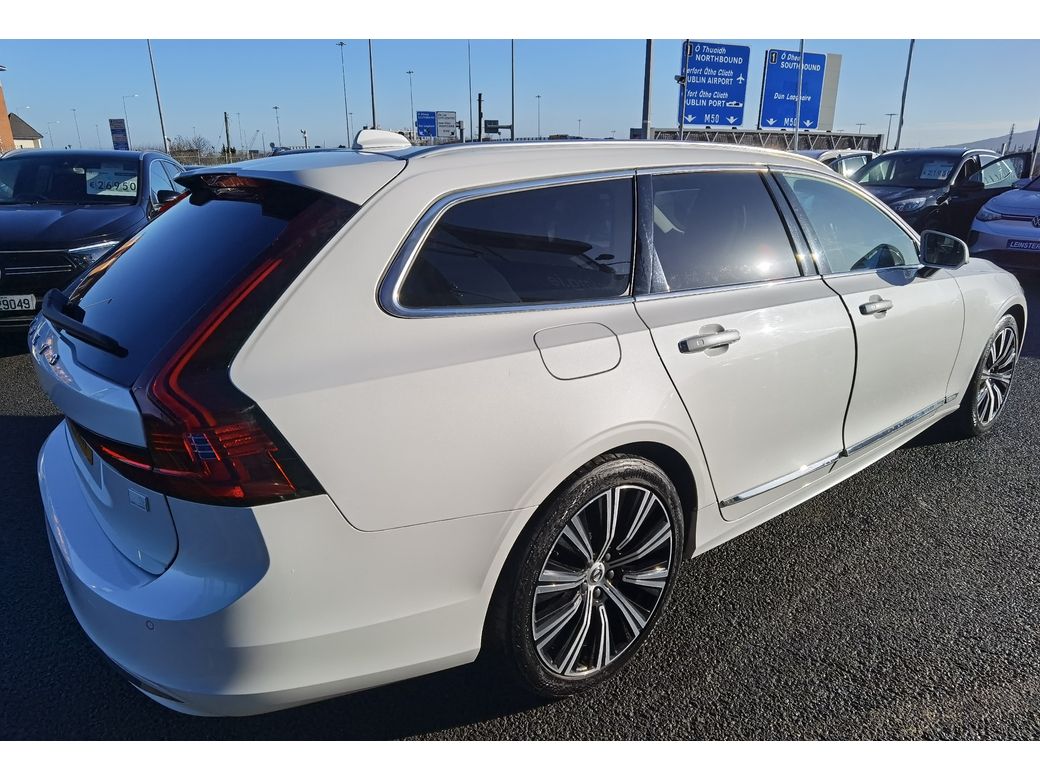 2021 Volvo V90