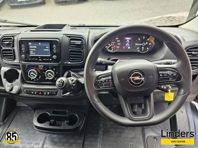 2025 Opel Movano