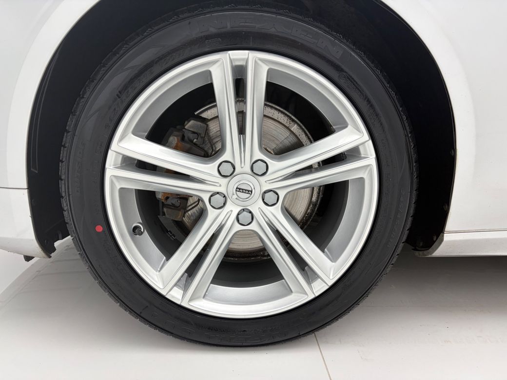 2021 Volvo S90