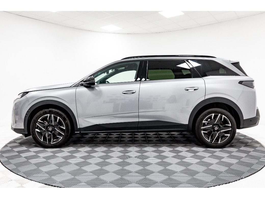 2025 Peugeot 5008