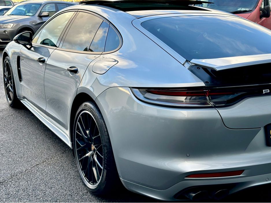 2022 Porsche Panamera