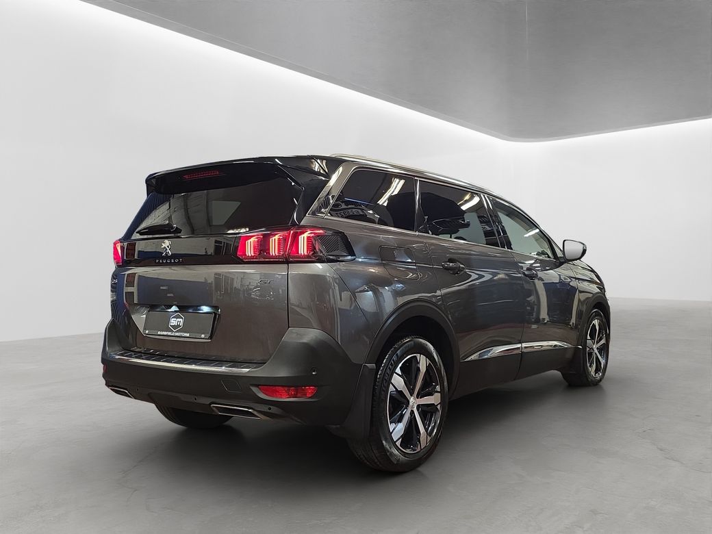 2021 Peugeot 5008