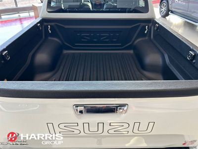2026 White Isuzu D-MAX