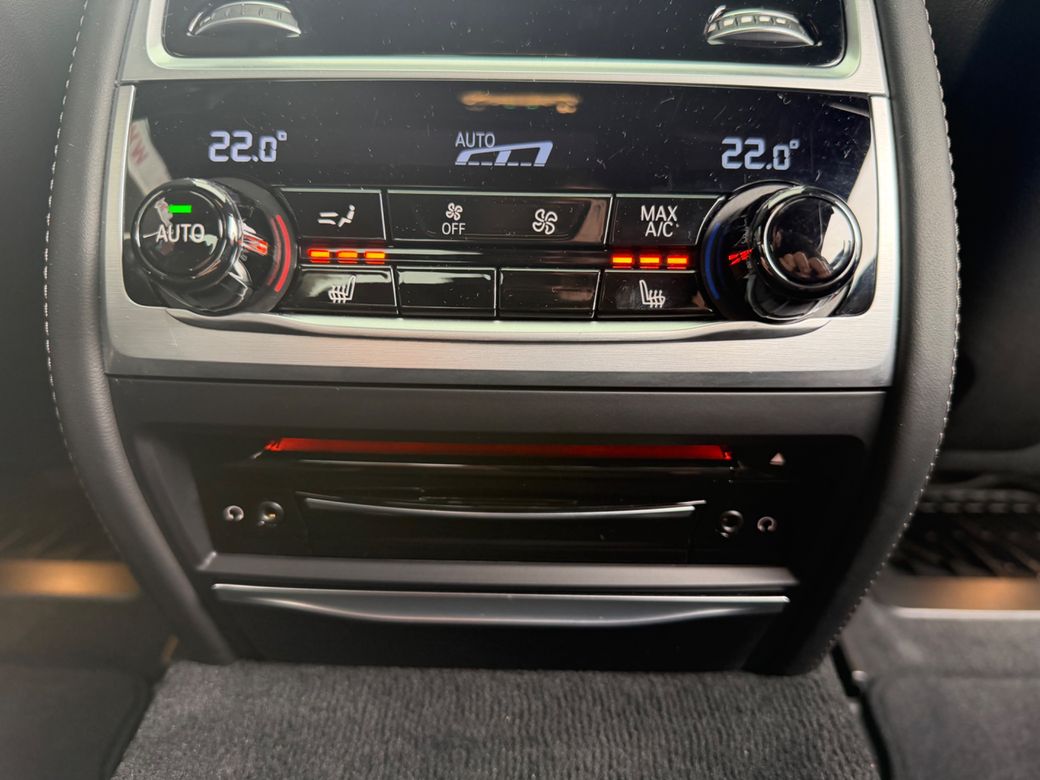 2022 BMW 745
