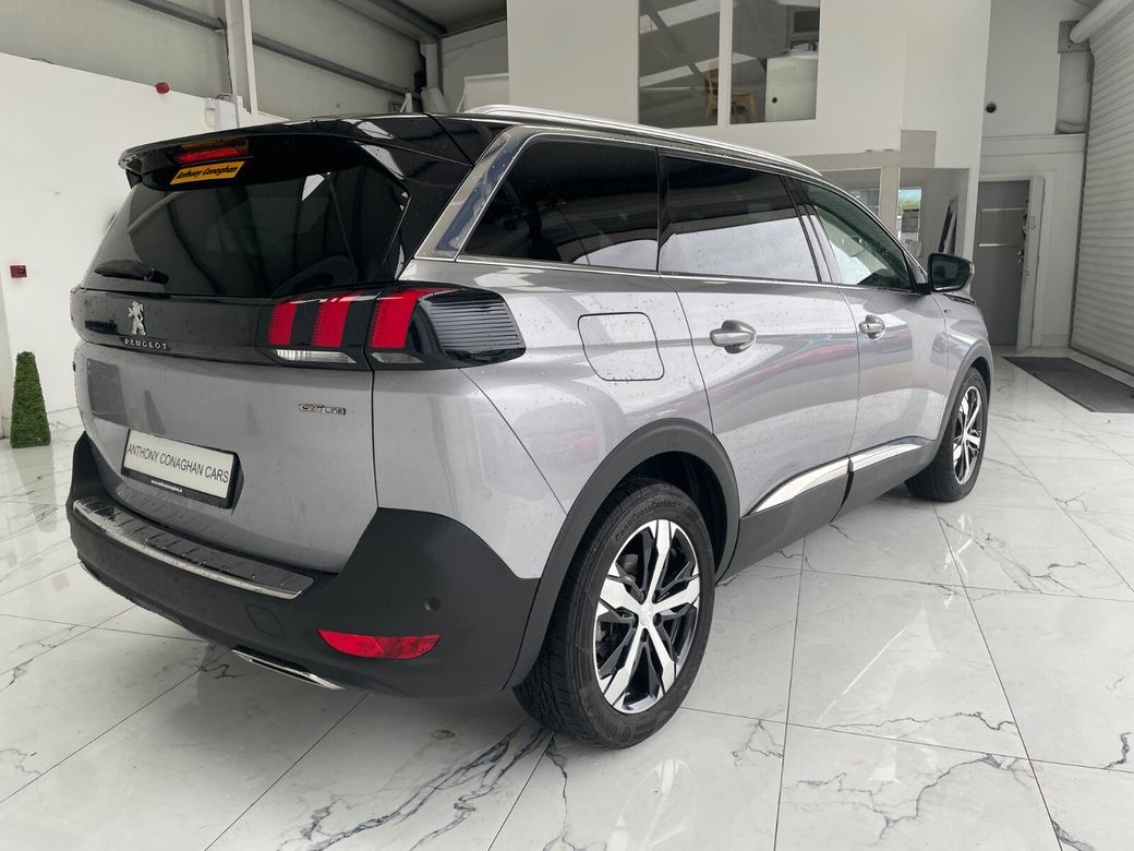 2021 Peugeot 5008