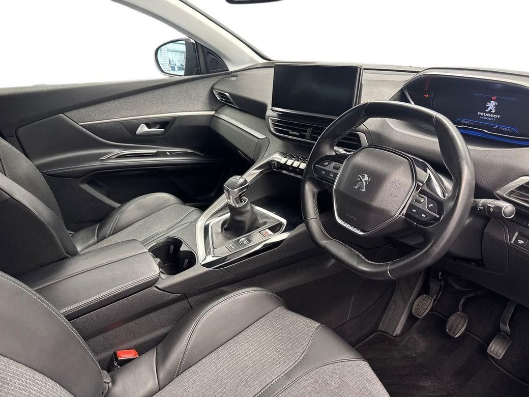 2022 Peugeot 5008