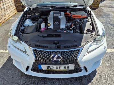 2015 Lexus IS 300h