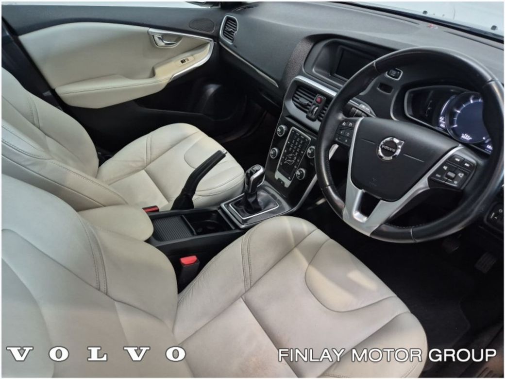 2019 Volvo V40