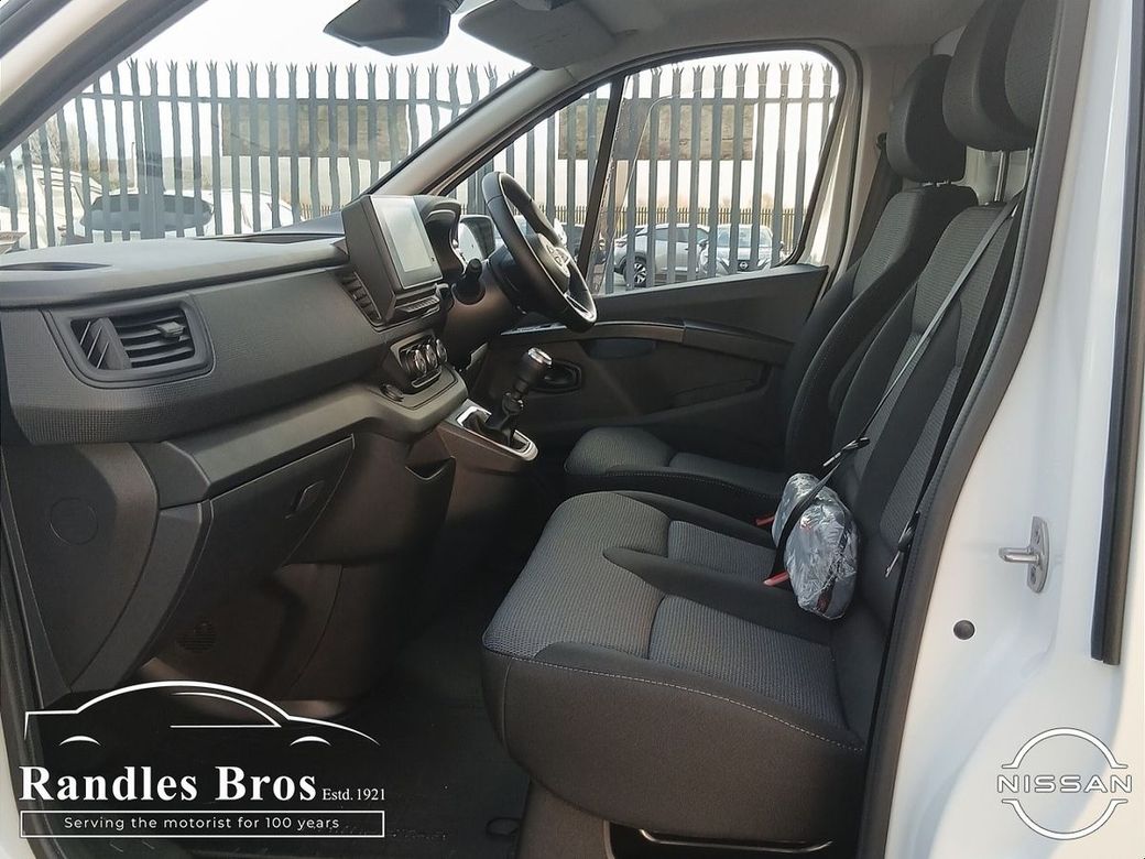 2025 Nissan Primastar