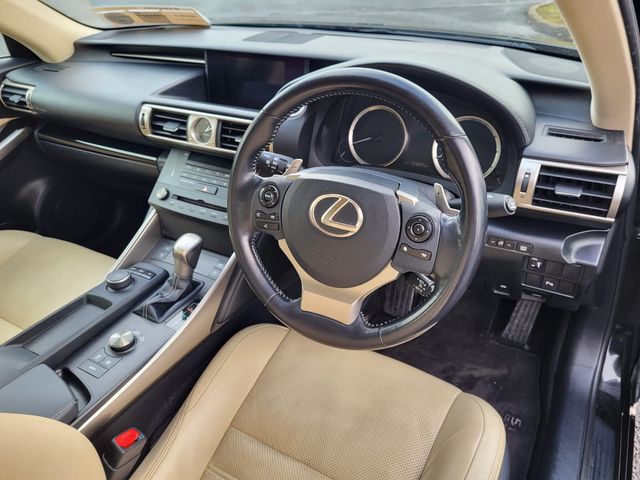 2016 Lexus IS